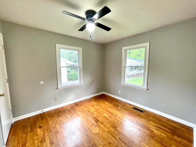 Building Photo - 114 Pardue Ln