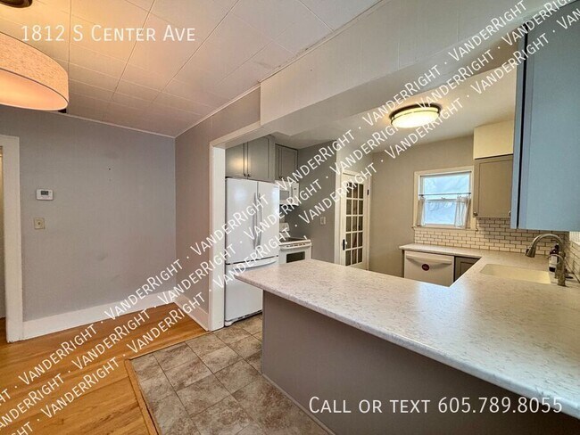 Building Photo - 1812 S Center Ave