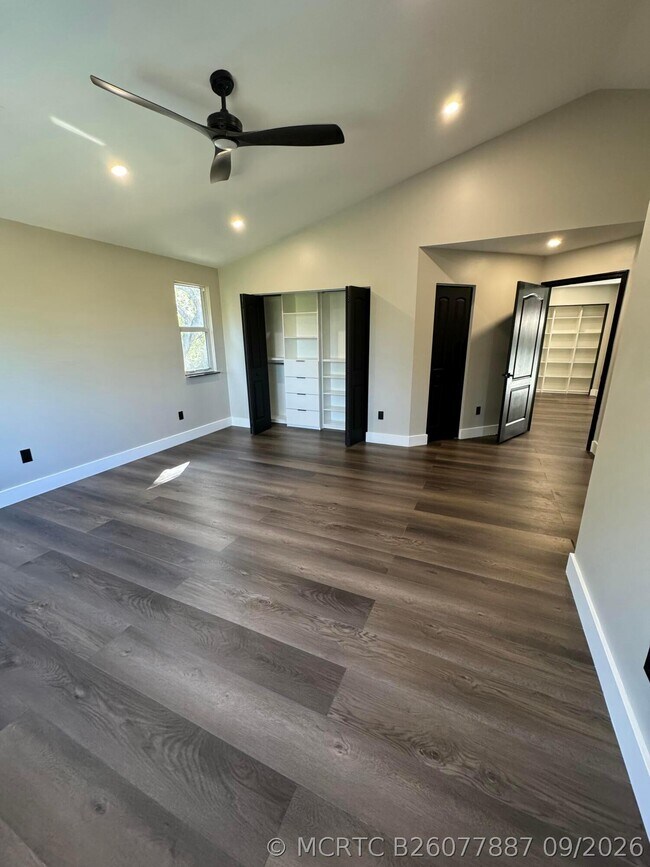 Building Photo - 10366 Buena Ventura Dr
