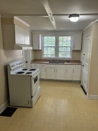 Building Photo - 541 Greenwood Ave