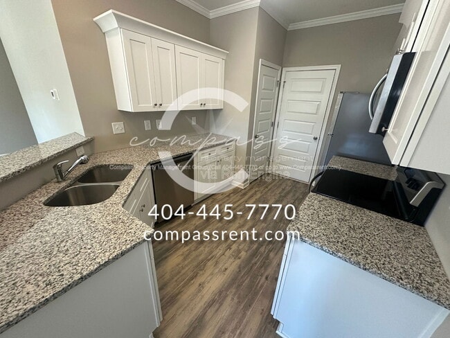 Building Photo - 112 Squarewood Ln NW