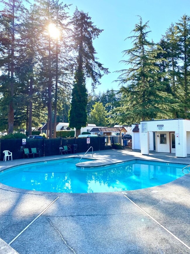 Building Photo - 2 bedroom Condo apartment in Fairwood-Rent...