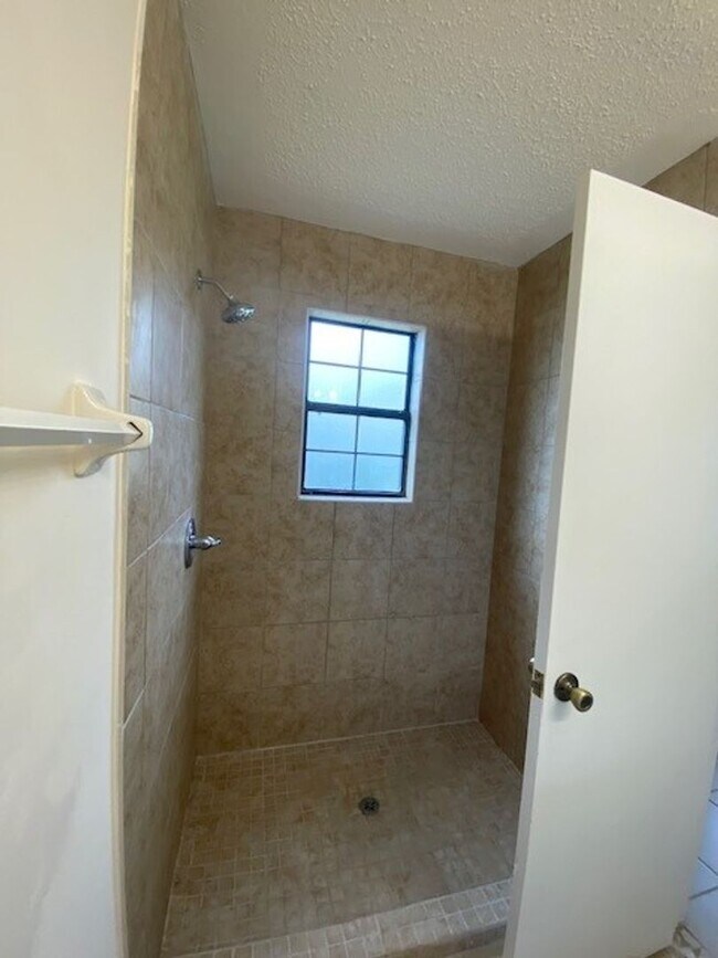 Building Photo - Charming 2-Bedroom, 2-Bath Single Family Home with 1 Car Garage- Fully Renovated House