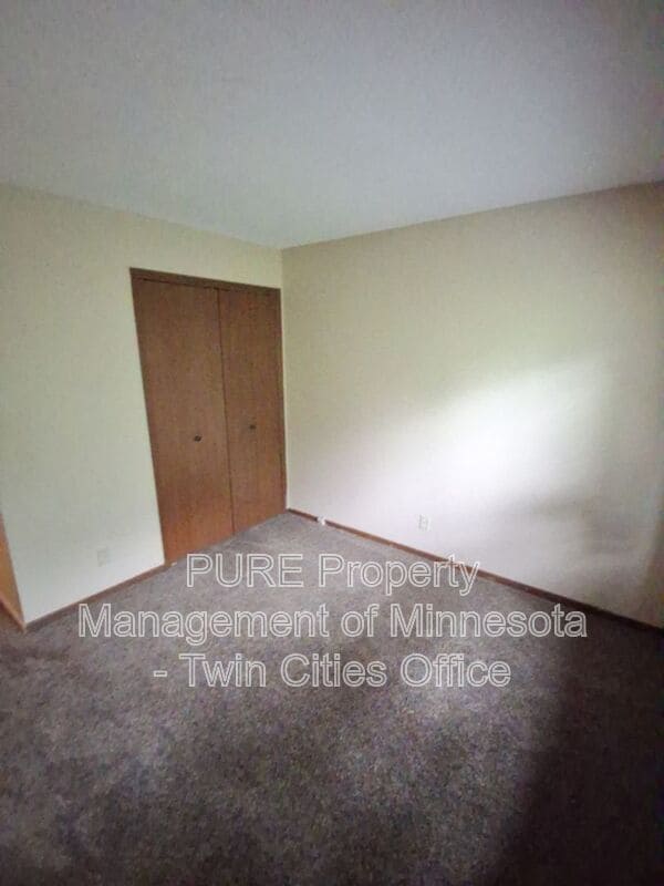 Building Photo - 5231 Balmoral Ln