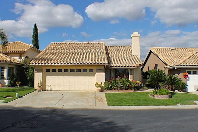 Primary Photo - Beautiful Sun Lakes Country Club Home – 55...