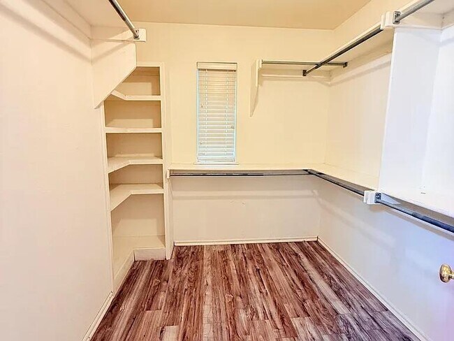 Building Photo - 9617 Goldfield Pl