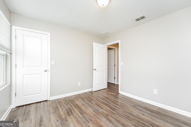 Building Photo - 3740 Newbury Pl