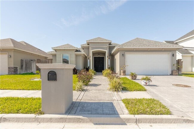 Building Photo - 2601 Tulipan Ave