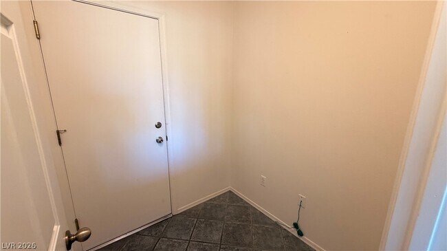 Building Photo - 2066 Poppywood Ave