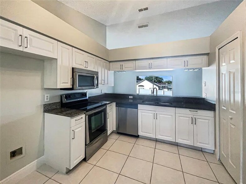 Building Photo - 441 Nevada Loop Rd