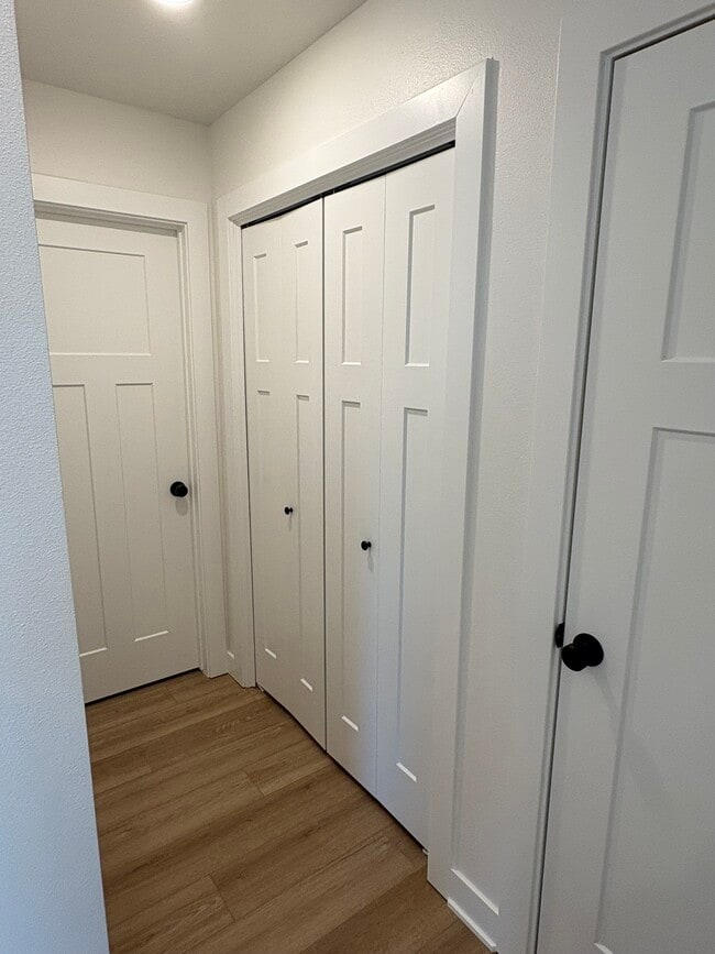 Building Photo - 216 Nw Waverly Dr