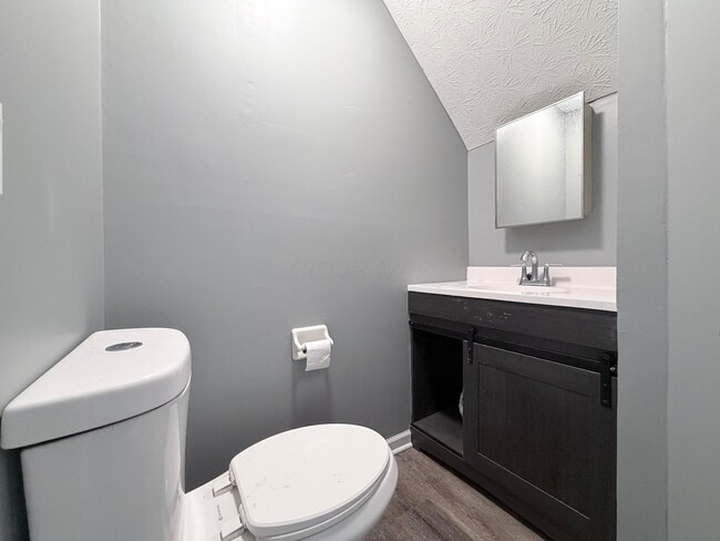 Building Photo - 955 Cross Country Dr