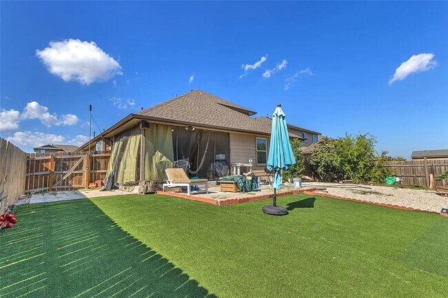 Building Photo - 206 Linden Ln