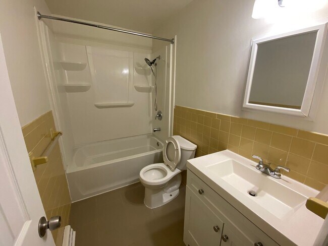 Building Photo - --  AVAILABLE IMMEDIATELY  -- 3 BR / 1 BA West End Home, Fenced in Backyard. Available Immediately!