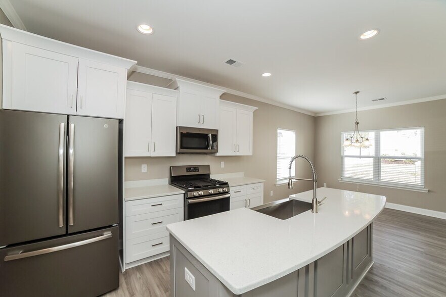 Building Photo - 5195 Howell Ct