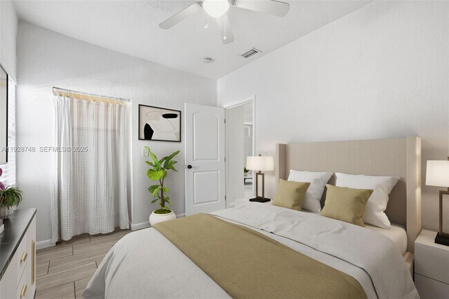 Building Photo - 521 NE 70th St