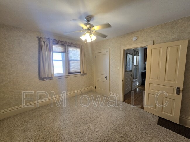 Building Photo - 212 Randall St