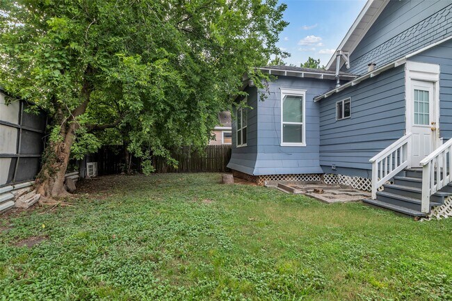 Building Photo - 4303 McKinney St