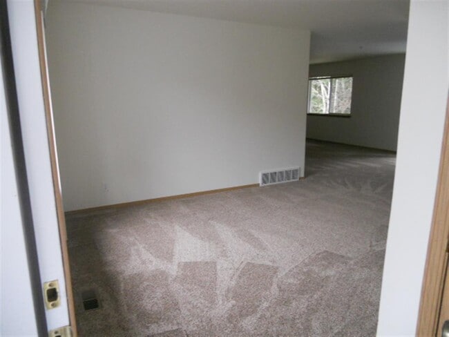 Building Photo - Spacious 3-Bed, 2-Bath Home with Private Yard & Rec Room – Great Location!