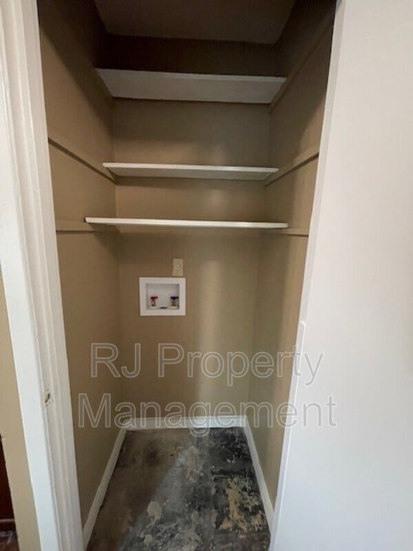 Building Photo - 3432 Powell Ave