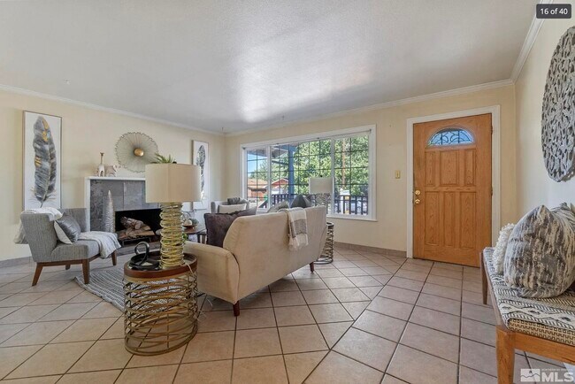 Building Photo - 225 Hunter Lake Dr