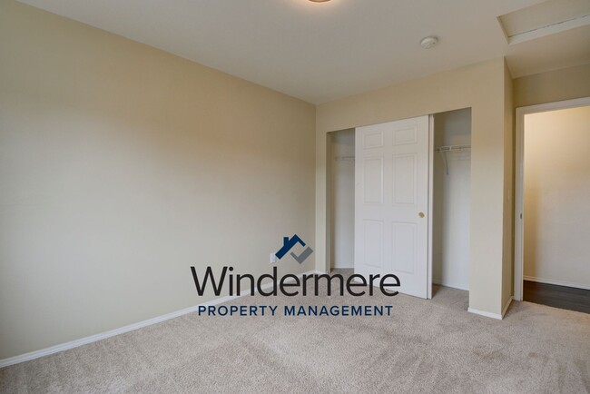 Building Photo - 3 Bed 2 Bath House in Spring Hollow