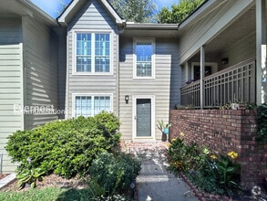 Building Photo - 1105 Lenox Way NE