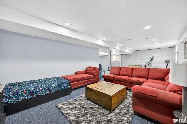 Building Photo - 2314 W Kenfield Ct