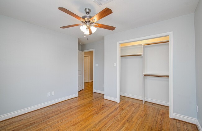 Building Photo - 1417 Longhorn Dr