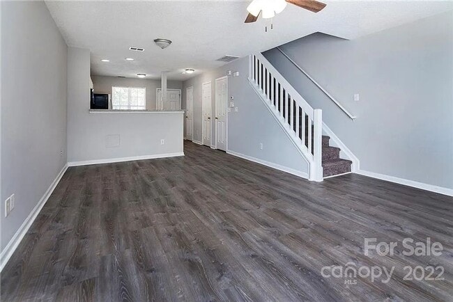 Building Photo - Charming 2BR Townhome in Charlotte