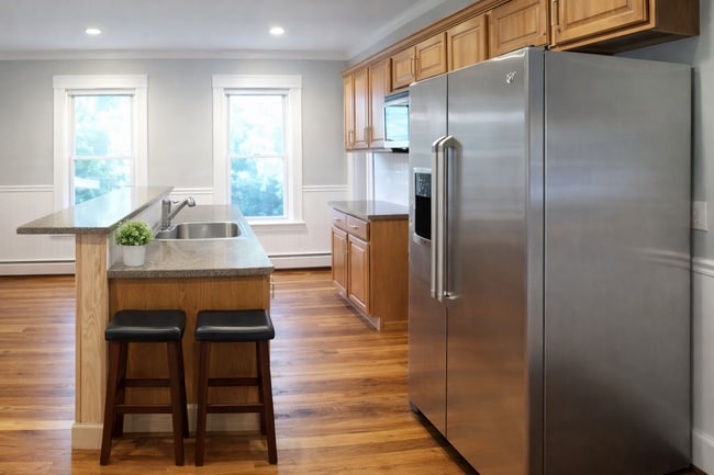 Building Photo - Bolivia St