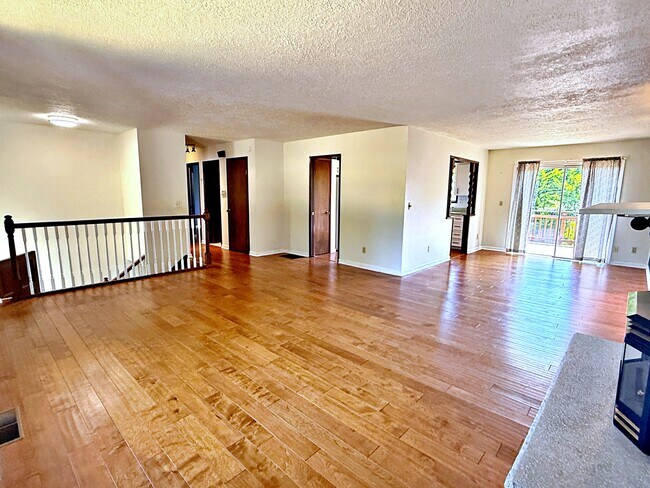 Building Photo - 2746 SE 73rd Ave