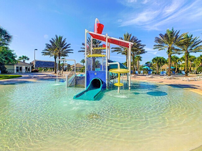 Building Photo - 1520 Oasis Club Blvd