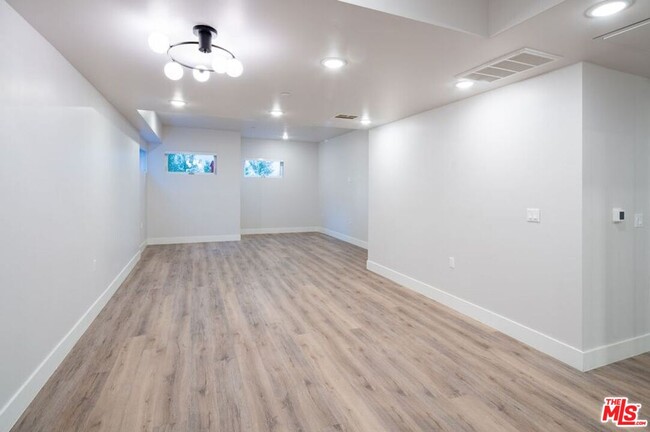 Building Photo - 3672 Jasmine Ave