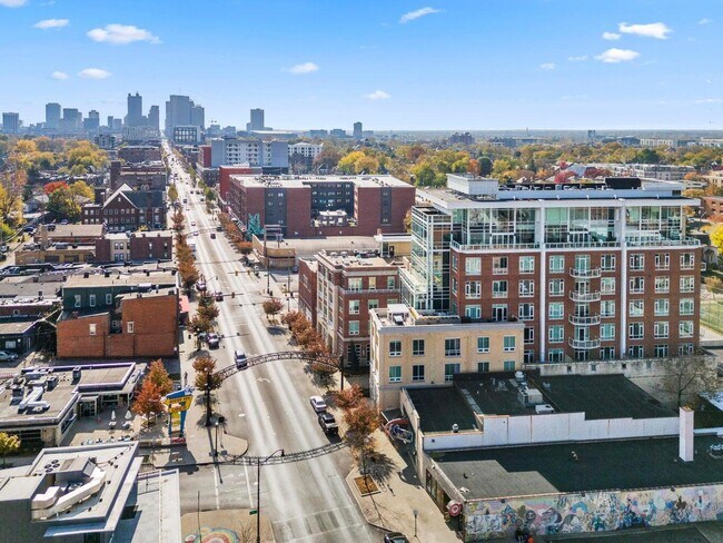 Building Photo - 1145 N High St