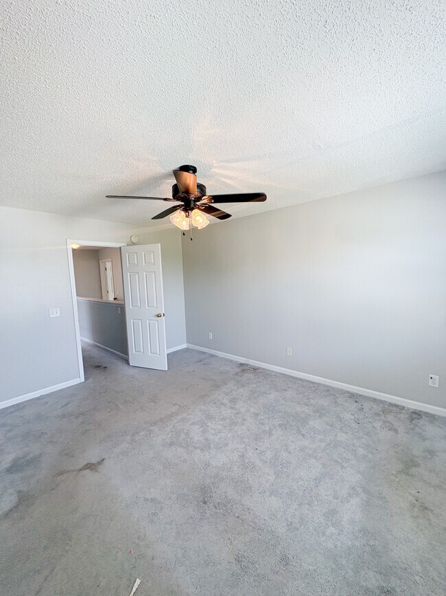 Building Photo - 159 Savannah Hills Dr