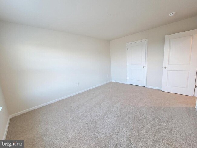 Building Photo - 754 Union St