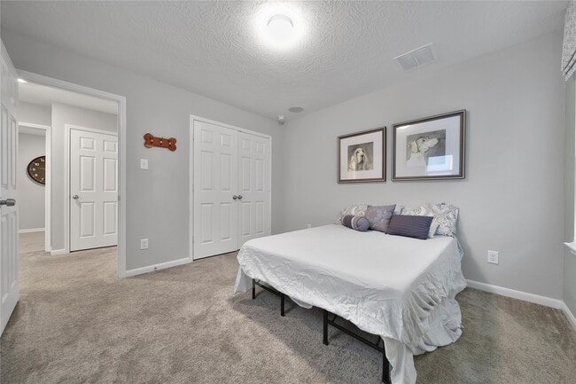 Building Photo - 3306 Forest Dr