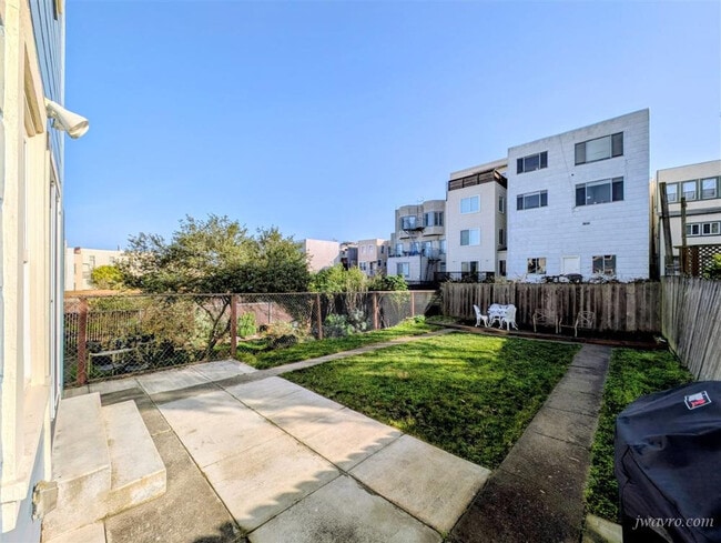 Building Photo - 754 20th Ave