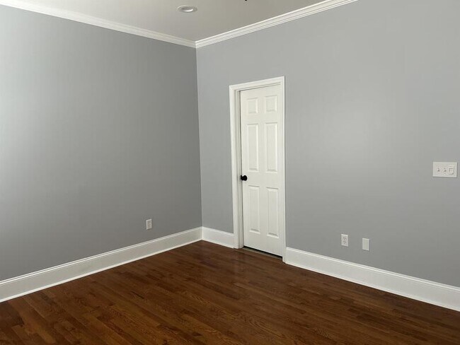 Building Photo - 305 Claybrooke Dr