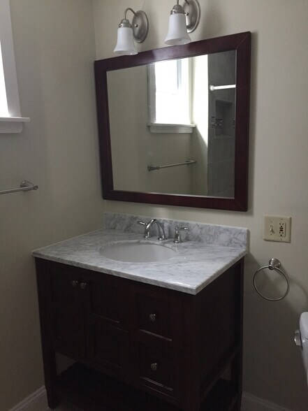 Building Photo - 940 Westcott St