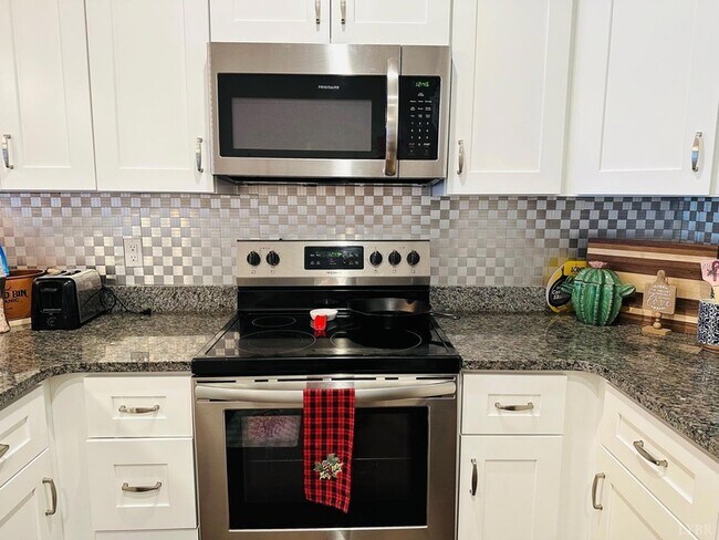 Building Photo - 1313 Emerald View Ct