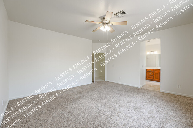 Building Photo - 885 W Caroline Ln