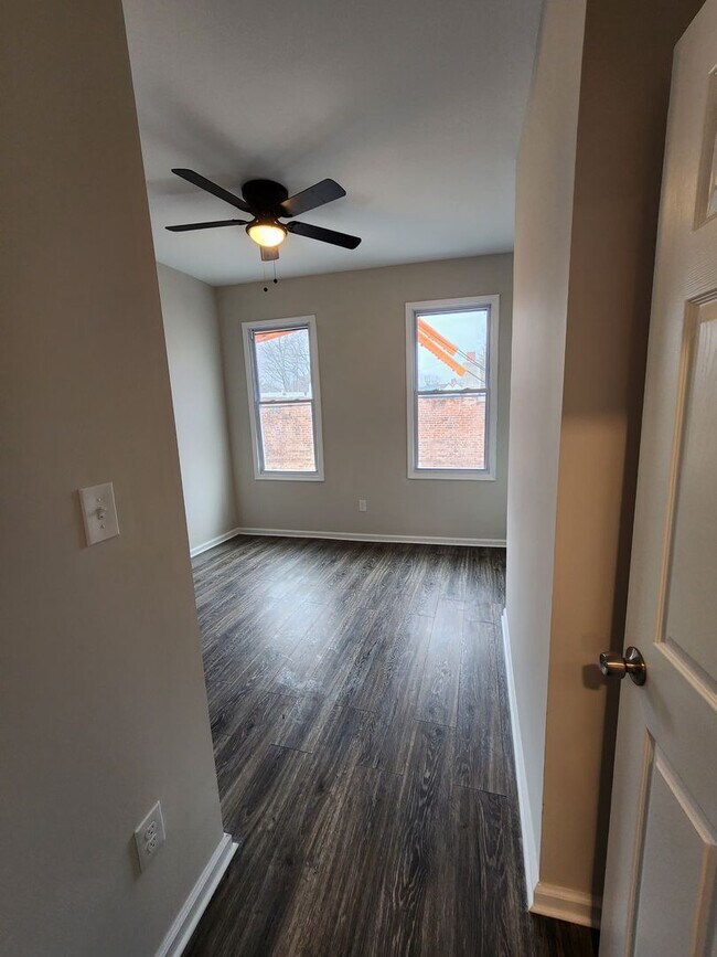 Building Photo - Beautiful 3 bed 3.5 Bath home