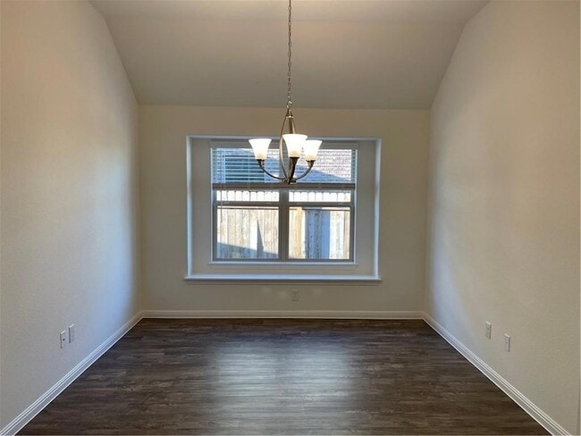 Building Photo - 208 Baralo St