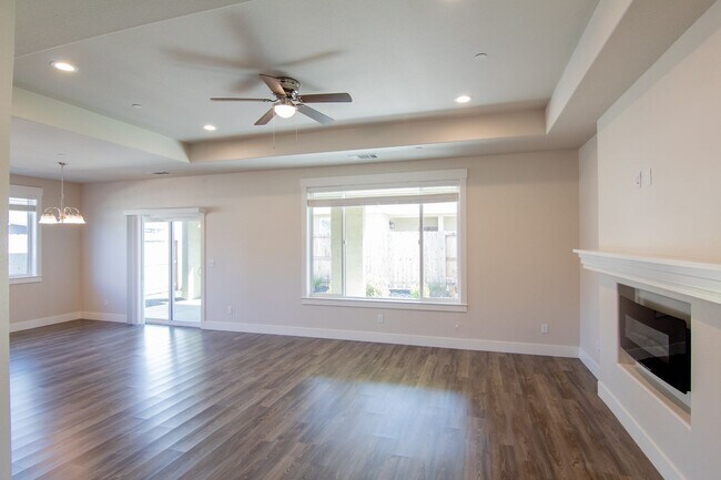 Building Photo - MOVE IN SPECIAL $500 OFF FIRST MONTHS RENT