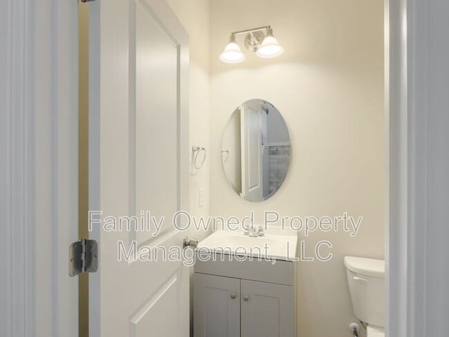 Building Photo - 8968 E Cat Tail Pond Rd