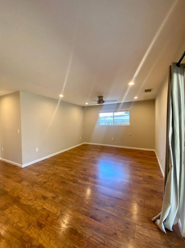 Building Photo - Cute and Cozy Updated 3 bedroom Home