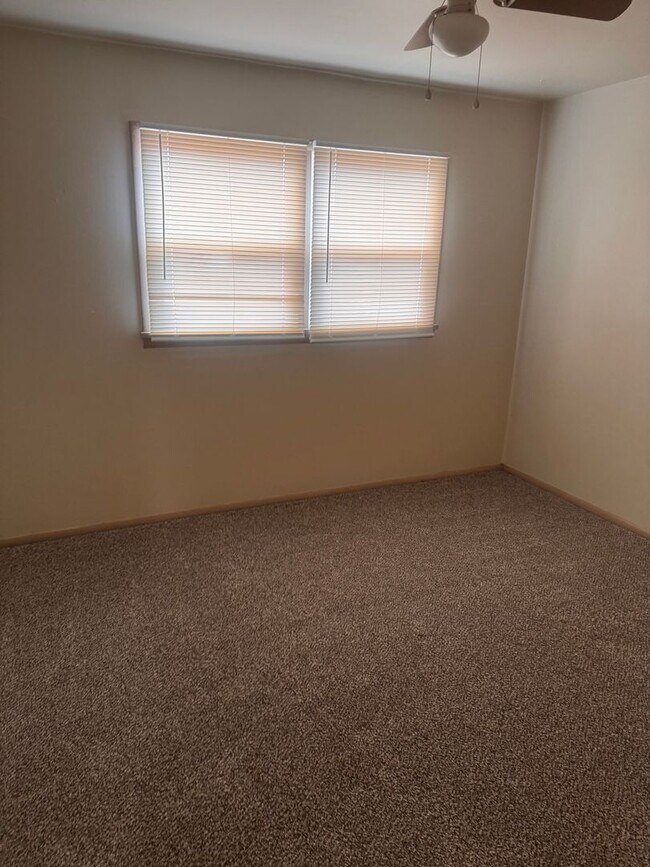 Building Photo - Charming 2-Bedroom Ranch-Style Home with Attached Garage $1280/$1280