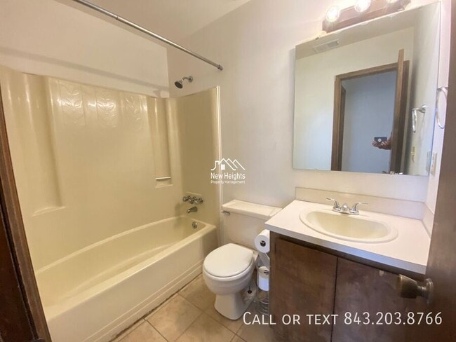 Building Photo - 417 Surfside Dr
